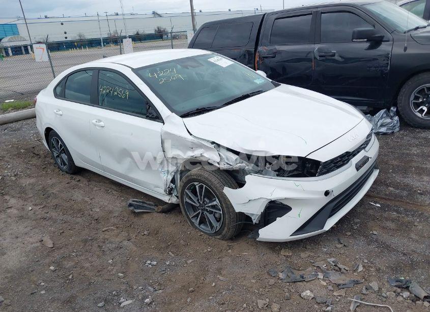 2023 Kia Forte LXS (VIN 3KPF24AD9PE657457) main photo