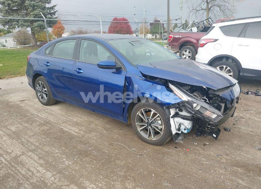 2023 Kia Forte LXS (VIN 3KPF24AD9PE683430) main photo
