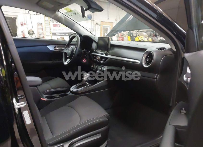 Photo 5 of 2023 Kia Forte LXS (VIN 3KPF24AD9PE692225)