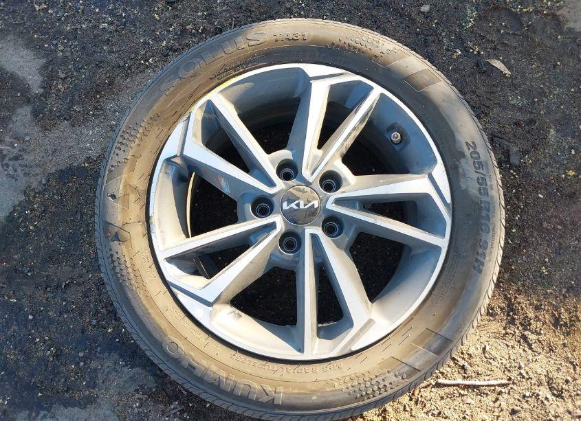 Photo 11 of 2024 Kia Forte LXS (VIN 3KPF24AD9RE702190)