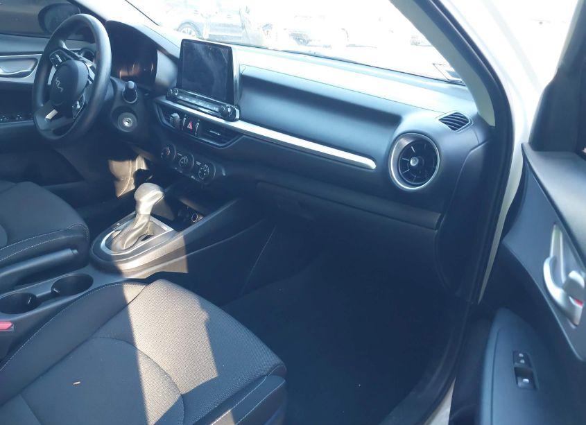 Photo 5 of 2024 Kia Forte LXS (VIN 3KPF24AD9RE702190)