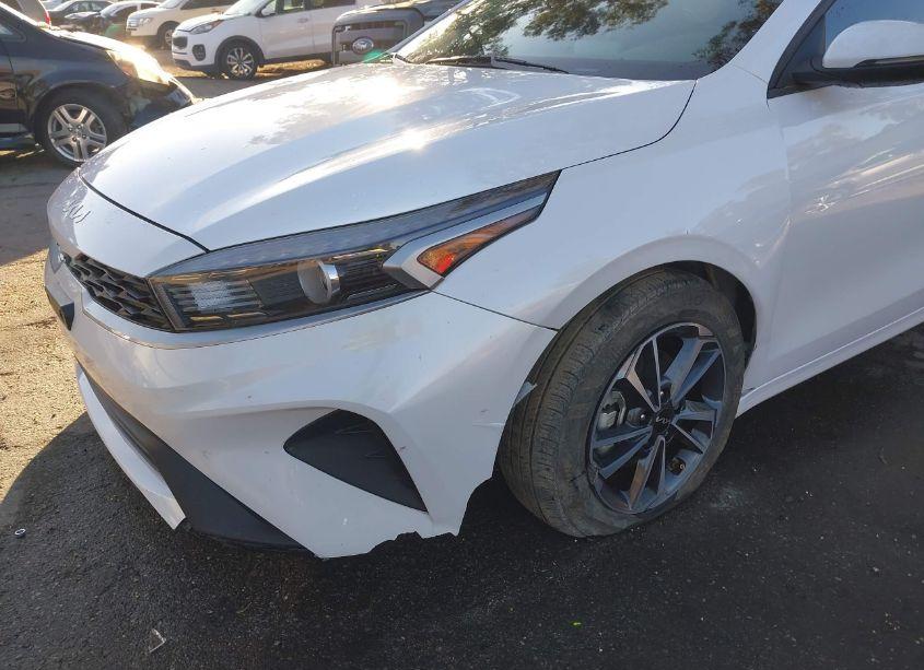 Photo 6 of 2024 Kia Forte LXS (VIN 3KPF24AD9RE702190)