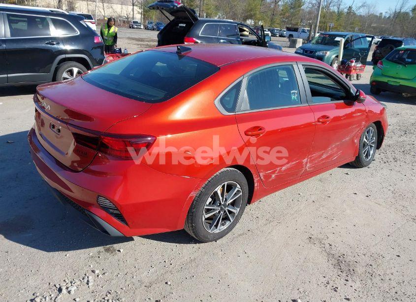 Photo 4 of 2024 Kia Forte LXS (VIN 3KPF24AD9RE716459)