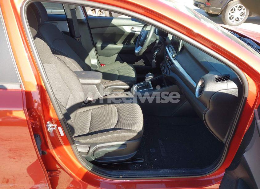 Photo 5 of 2024 Kia Forte LXS (VIN 3KPF24AD9RE716459)