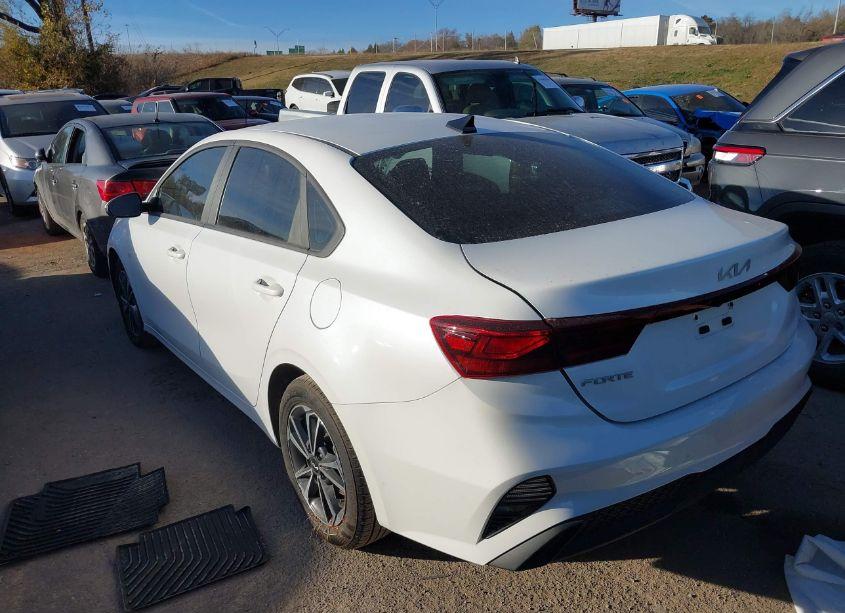 Photo 3 of 2024 Kia Forte LXS (VIN 3KPF24AD9RE716915)