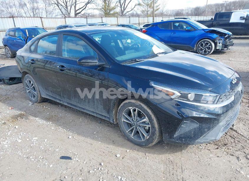 2024 Kia Forte LXS (VIN 3KPF24AD9RE731639) main photo