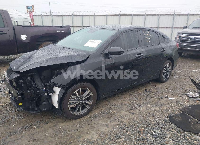 Photo 2 of 2024 Kia Forte LXS (VIN 3KPF24AD9RE748876)