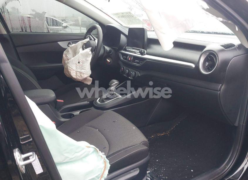 Photo 5 of 2024 Kia Forte LXS (VIN 3KPF24AD9RE748876)