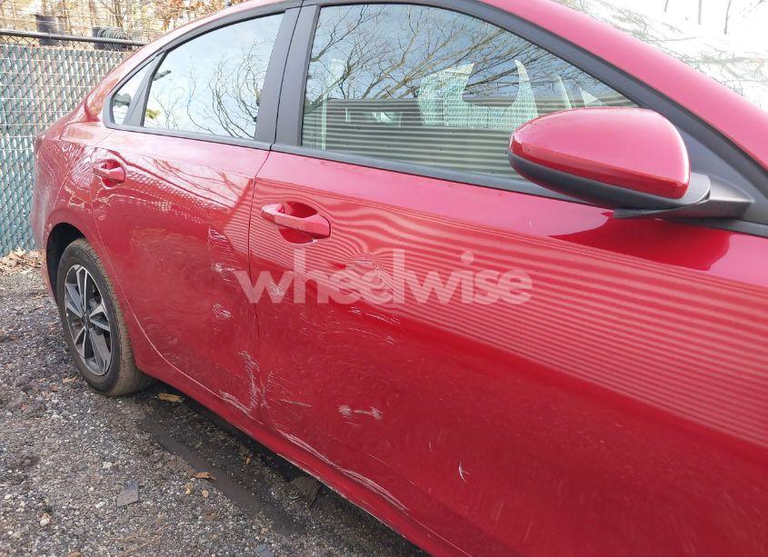 Photo 6 of 2024 Kia Forte LXS (VIN 3KPF24AD9RE752698)