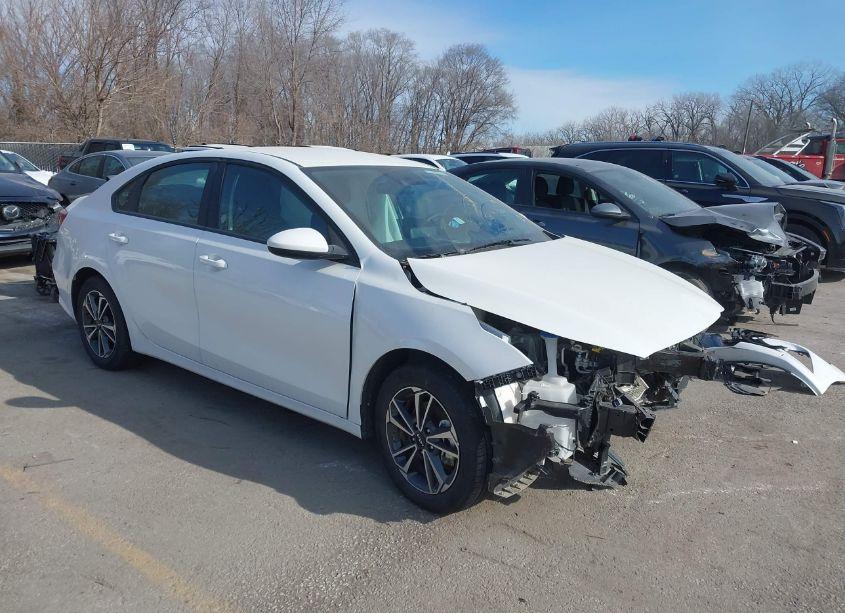 2024 Kia Forte LXS (VIN 3KPF24AD9RE766536) main photo