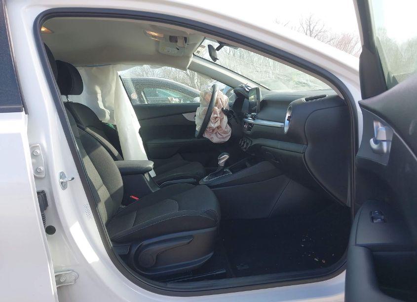 Photo 5 of 2024 Kia Forte LXS (VIN 3KPF24AD9RE766536)