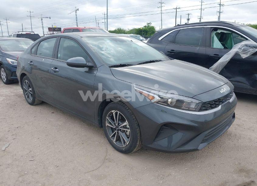 2024 Kia Forte LXS (VIN 3KPF24AD9RE767959) main photo