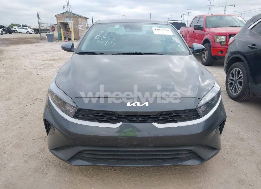 Photo 12 of 2024 Kia Forte LXS (VIN 3KPF24AD9RE767959)