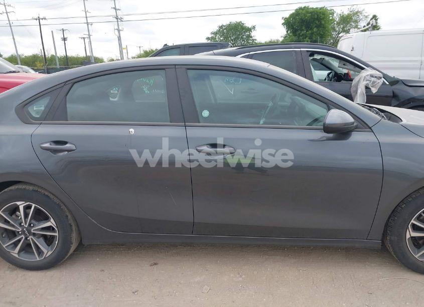 Photo 13 of 2024 Kia Forte LXS (VIN 3KPF24AD9RE767959)