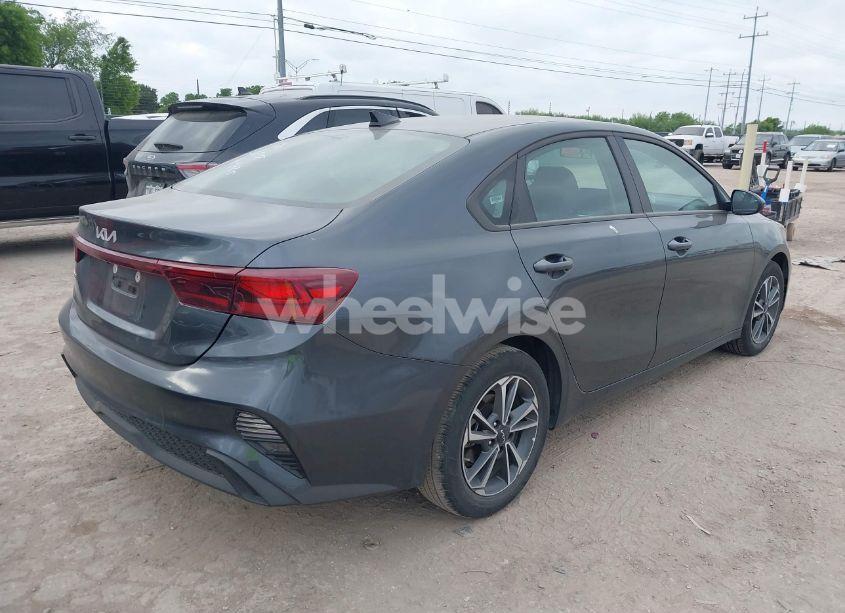 Photo 4 of 2024 Kia Forte LXS (VIN 3KPF24AD9RE767959)