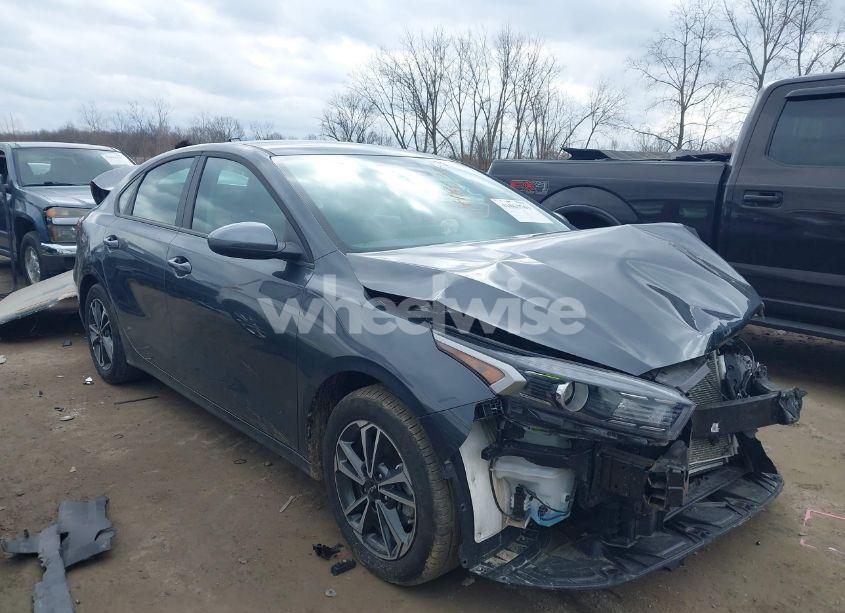 2024 Kia Forte LXS (VIN 3KPF24AD9RE792361) main photo