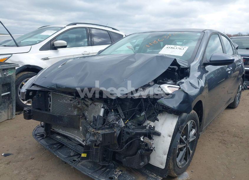 Photo 2 of 2024 Kia Forte LXS (VIN 3KPF24AD9RE792361)