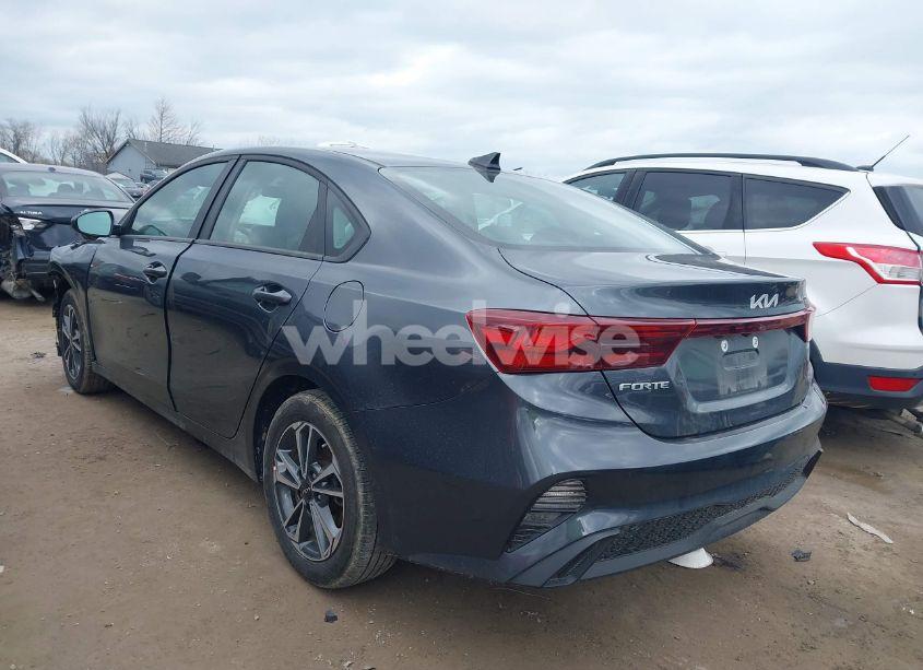 Photo 3 of 2024 Kia Forte LXS (VIN 3KPF24AD9RE792361)