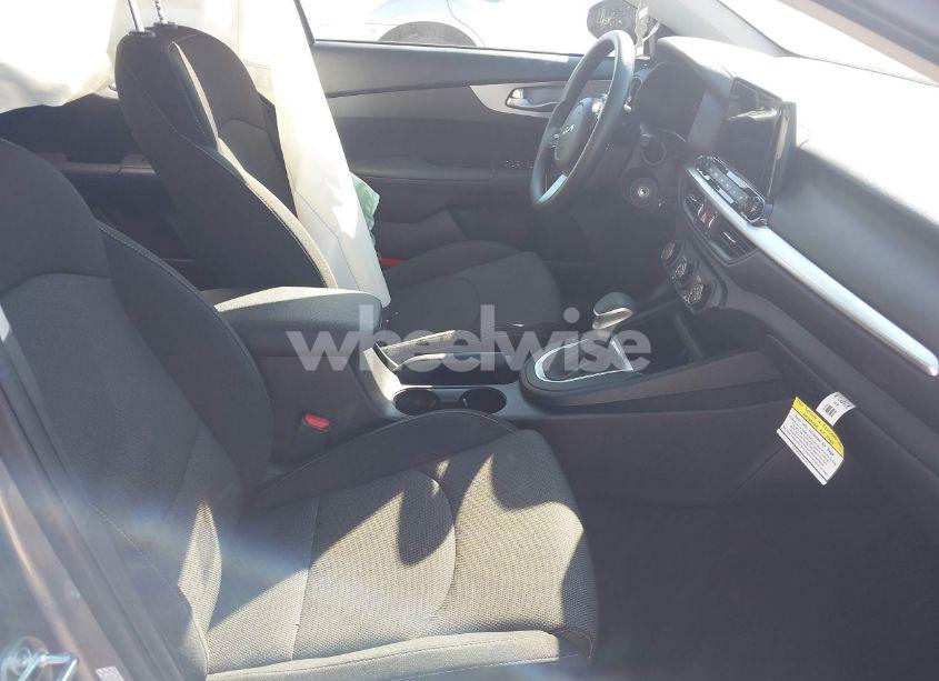 Photo 5 of 2024 Kia Forte LXS (VIN 3KPF24AD9RE799178)