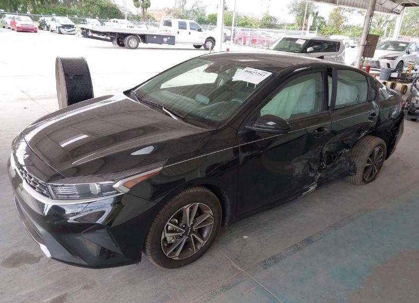 Photo 2 of 2024 Kia Forte LXS (VIN 3KPF24AD9RE800829)