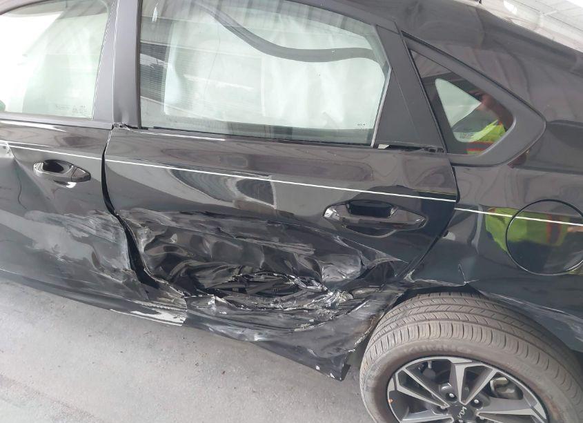 Photo 6 of 2024 Kia Forte LXS (VIN 3KPF24AD9RE800829)