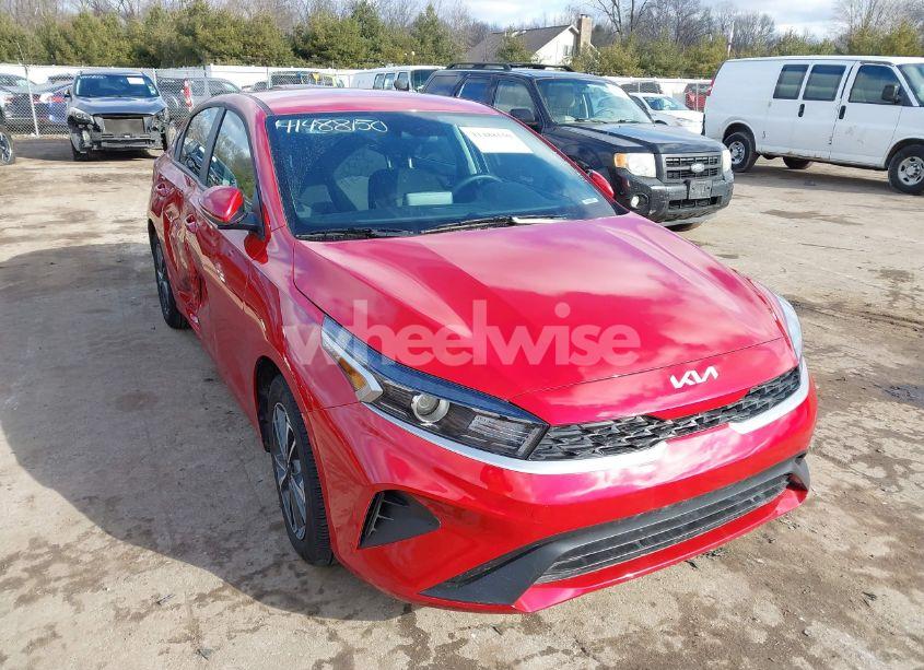2024 Kia Forte LXS (VIN 3KPF24AD9RE803438) main photo