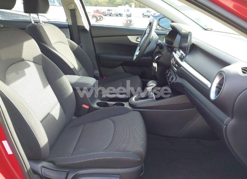 Photo 5 of 2024 Kia Forte LXS (VIN 3KPF24AD9RE803438)