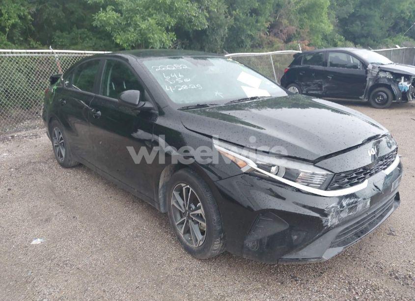 2024 Kia Forte LXS (VIN 3KPF24AD9RE807702) main photo