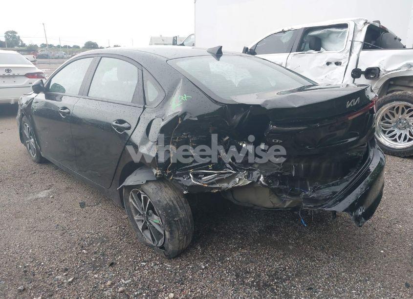 Photo 3 of 2024 Kia Forte LXS (VIN 3KPF24AD9RE807702)