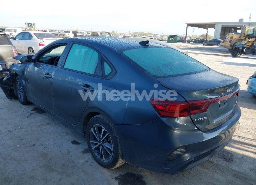 Photo 3 of 2024 Kia Forte LXS (VIN 3KPF24AD9RE812205)