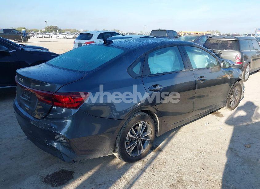 Photo 4 of 2024 Kia Forte LXS (VIN 3KPF24AD9RE812205)