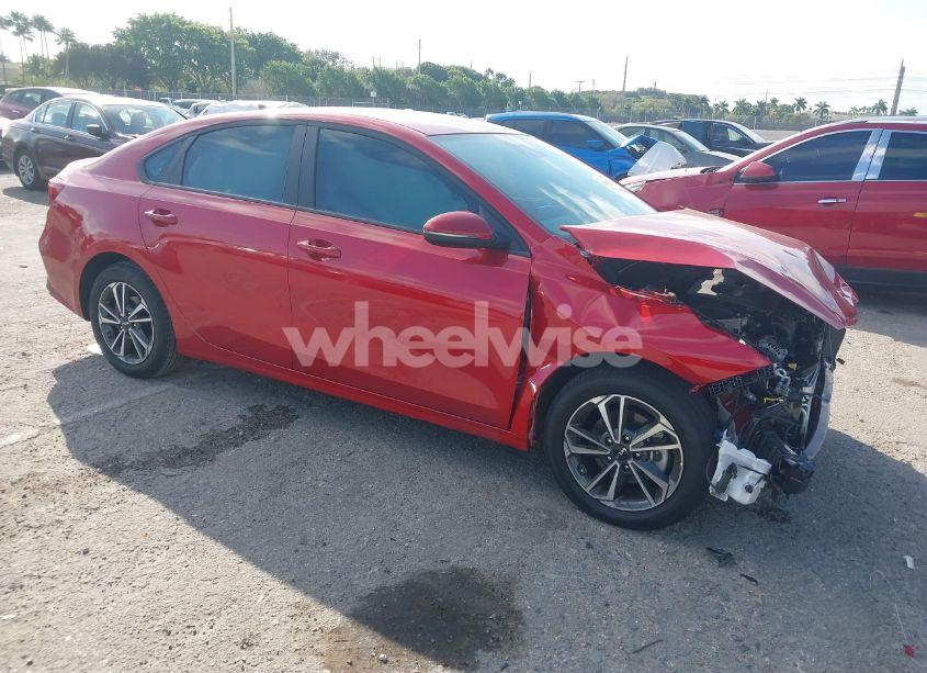 2024 Kia Forte LXS (VIN 3KPF24AD9RE827089) main photo