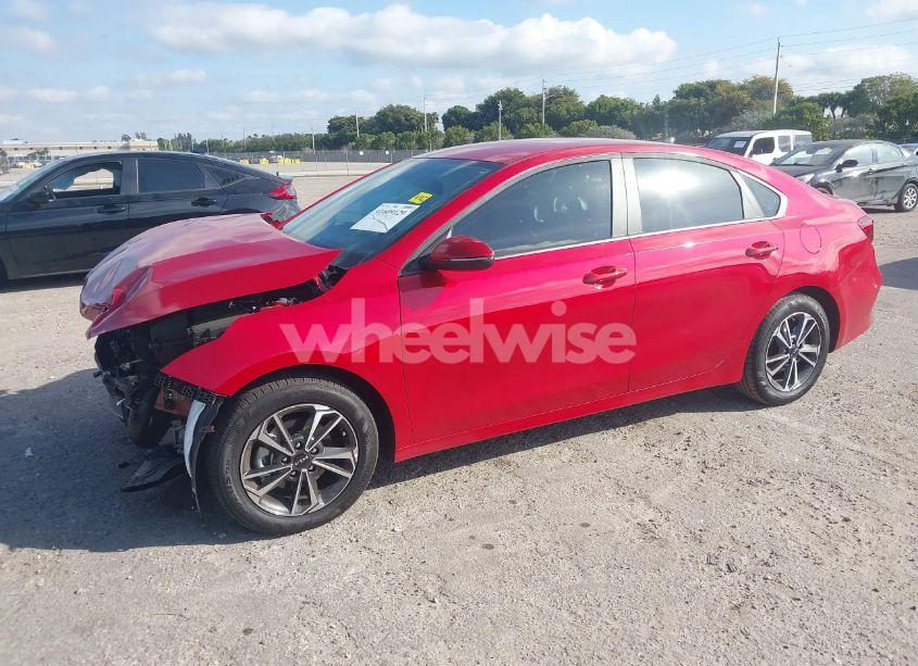 Photo 2 of 2024 Kia Forte LXS (VIN 3KPF24AD9RE827089)