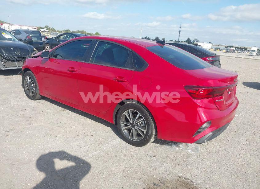 Photo 3 of 2024 Kia Forte LXS (VIN 3KPF24AD9RE827089)