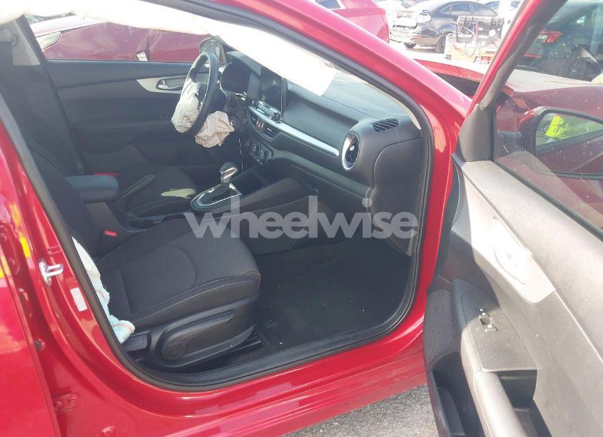 Photo 5 of 2024 Kia Forte LXS (VIN 3KPF24AD9RE827089)