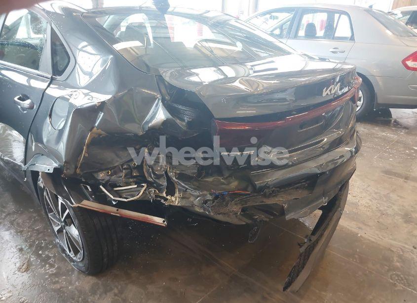 Photo 6 of 2024 Kia Forte LXS (VIN 3KPF24AD9RE827562)