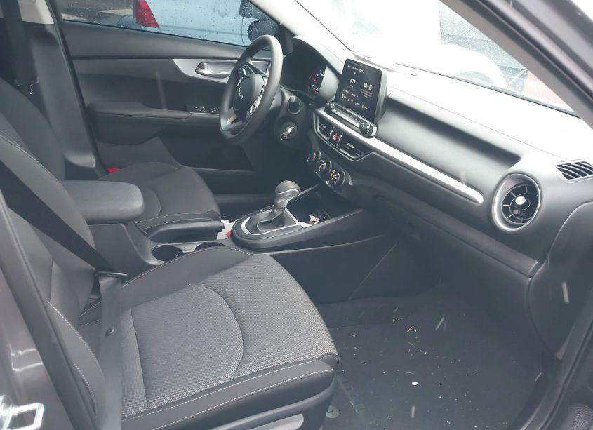 Photo 5 of 2024 Kia Forte LXS (VIN 3KPF24AD9RE829375)