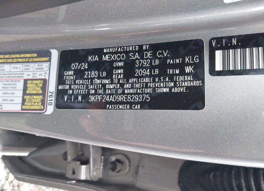 Photo 9 of 2024 Kia Forte LXS (VIN 3KPF24AD9RE829375)