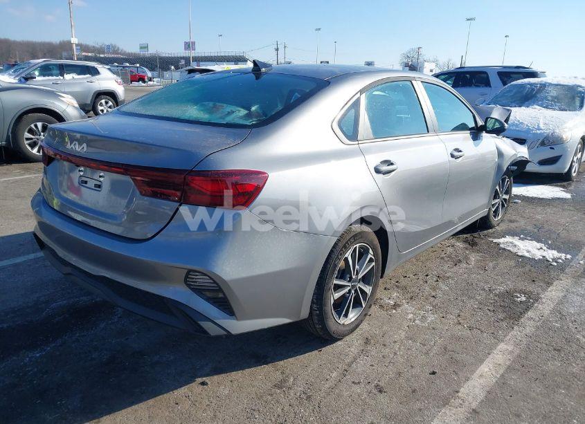 Photo 4 of 2024 Kia Forte LXS (VIN 3KPF24AD9RE836164)