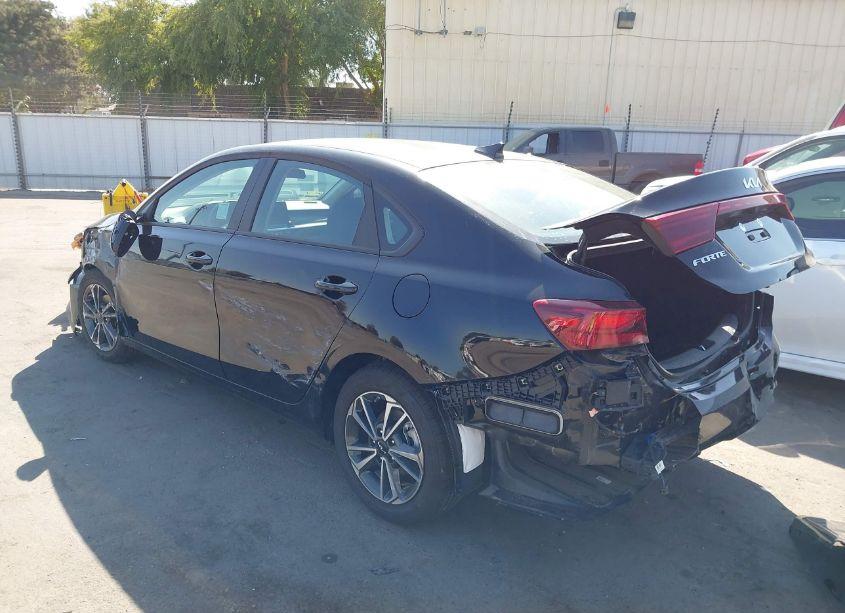 Photo 3 of 2024 Kia Forte LXS (VIN 3KPF24AD9RE840506)