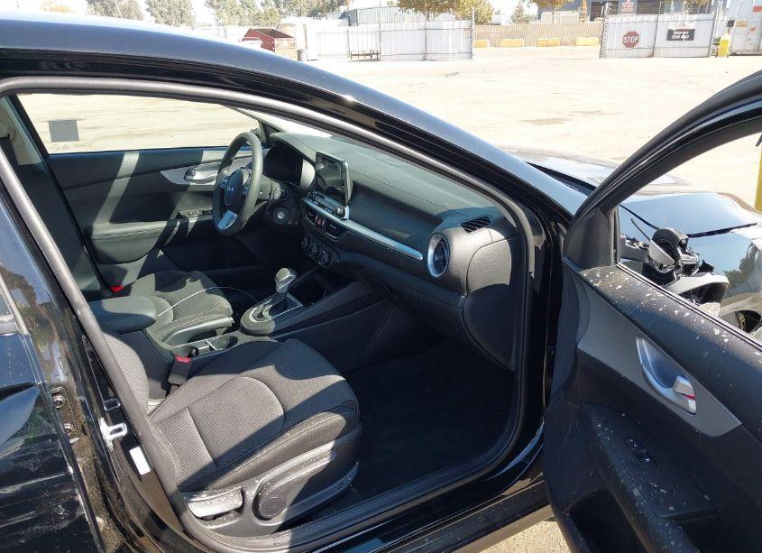 Photo 5 of 2024 Kia Forte LXS (VIN 3KPF24AD9RE840506)