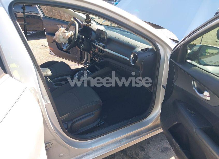 Photo 5 of 2019 Kia Forte LXS (VIN 3KPF24ADXKE007240)