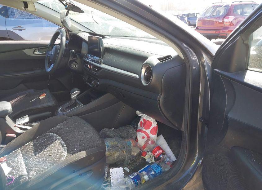 Photo 5 of 2019 Kia Forte FE (VIN 3KPF24ADXKE008470)