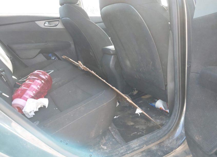 Photo 8 of 2019 Kia Forte FE (VIN 3KPF24ADXKE008470)