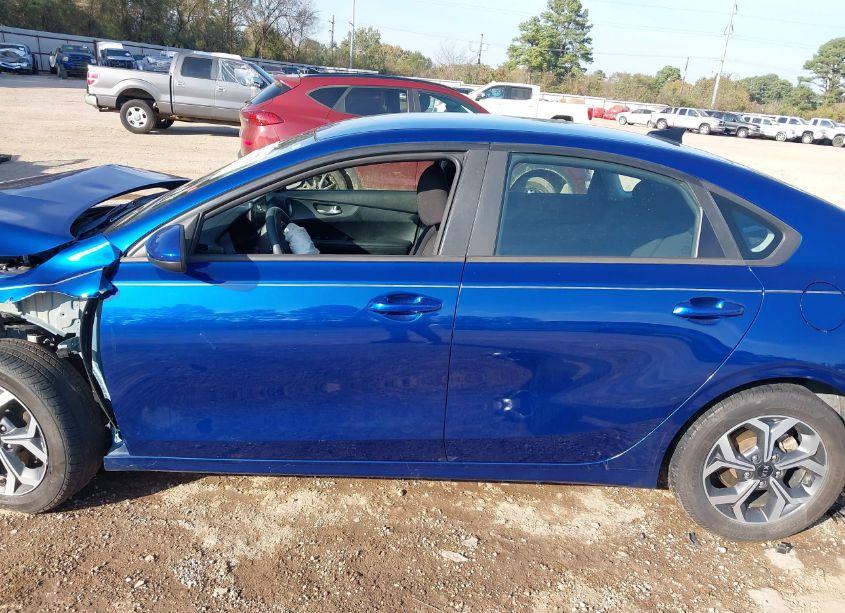 Photo 15 of 2019 Kia Forte LXS (VIN 3KPF24ADXKE010882)