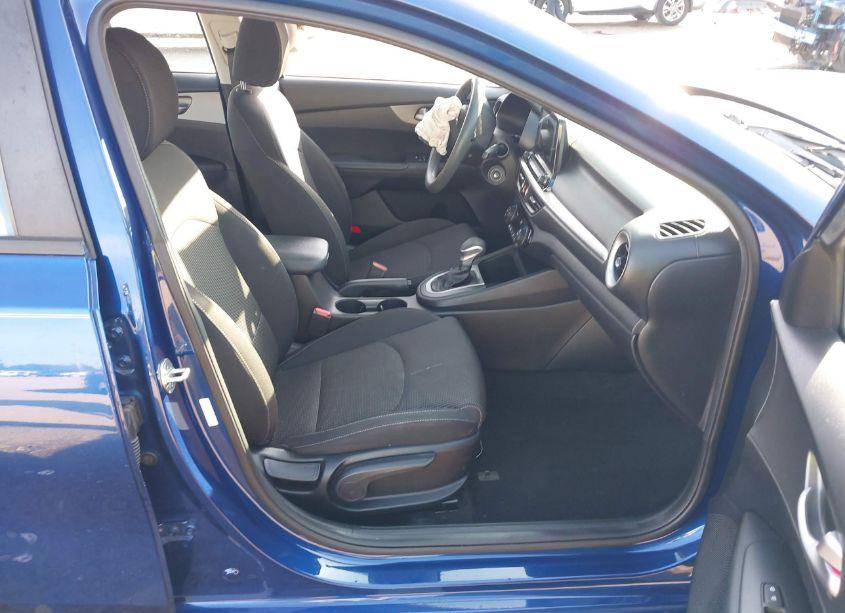 Photo 5 of 2019 Kia Forte LXS (VIN 3KPF24ADXKE010882)