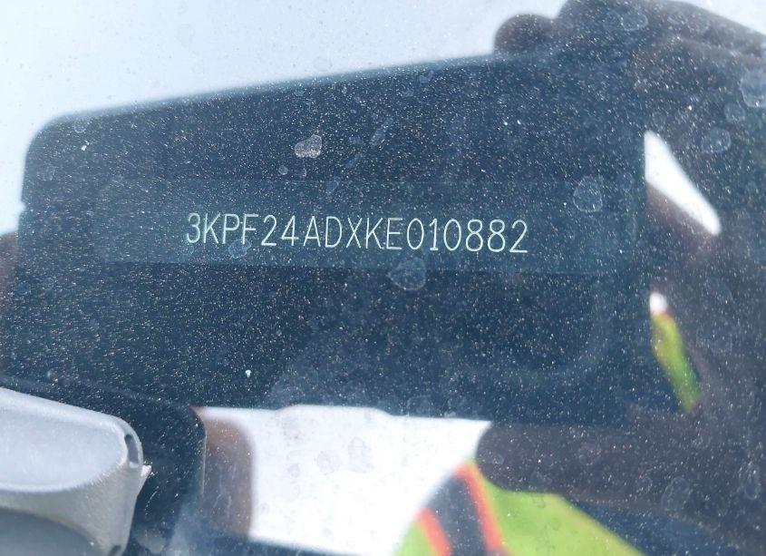 Photo 9 of 2019 Kia Forte LXS (VIN 3KPF24ADXKE010882)