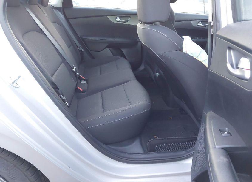 Photo 8 of 2019 Kia Forte LXS (VIN 3KPF24ADXKE044787)