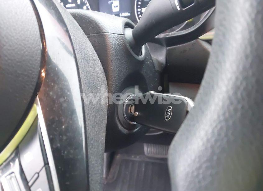 Photo 11 of 2019 Kia Forte LXS (VIN 3KPF24ADXKE055725)