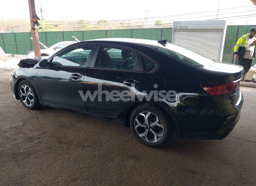 Photo 3 of 2019 Kia Forte LXS (VIN 3KPF24ADXKE103885)